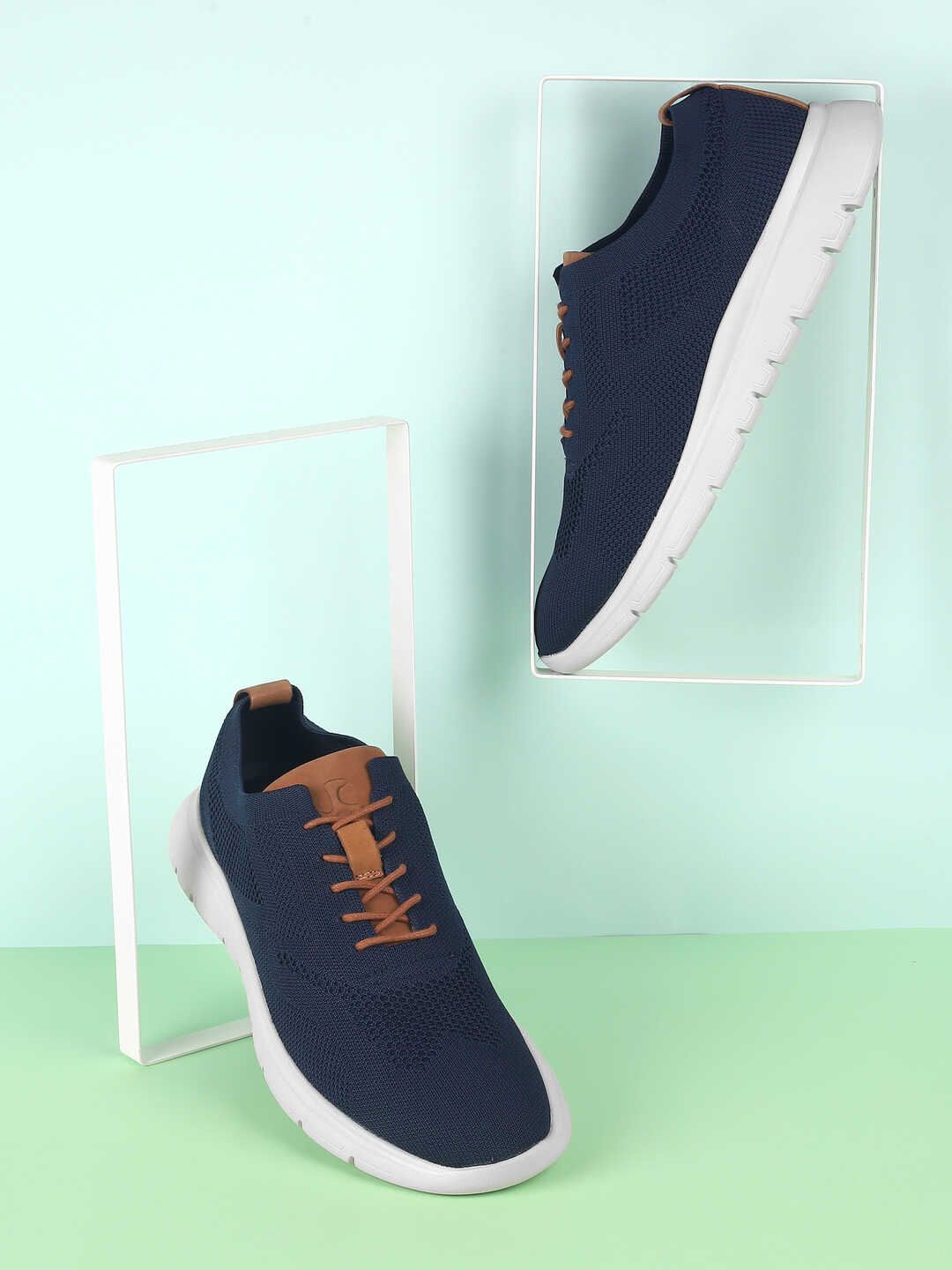 

Mochi Men Woven Design Sneakers, Blue