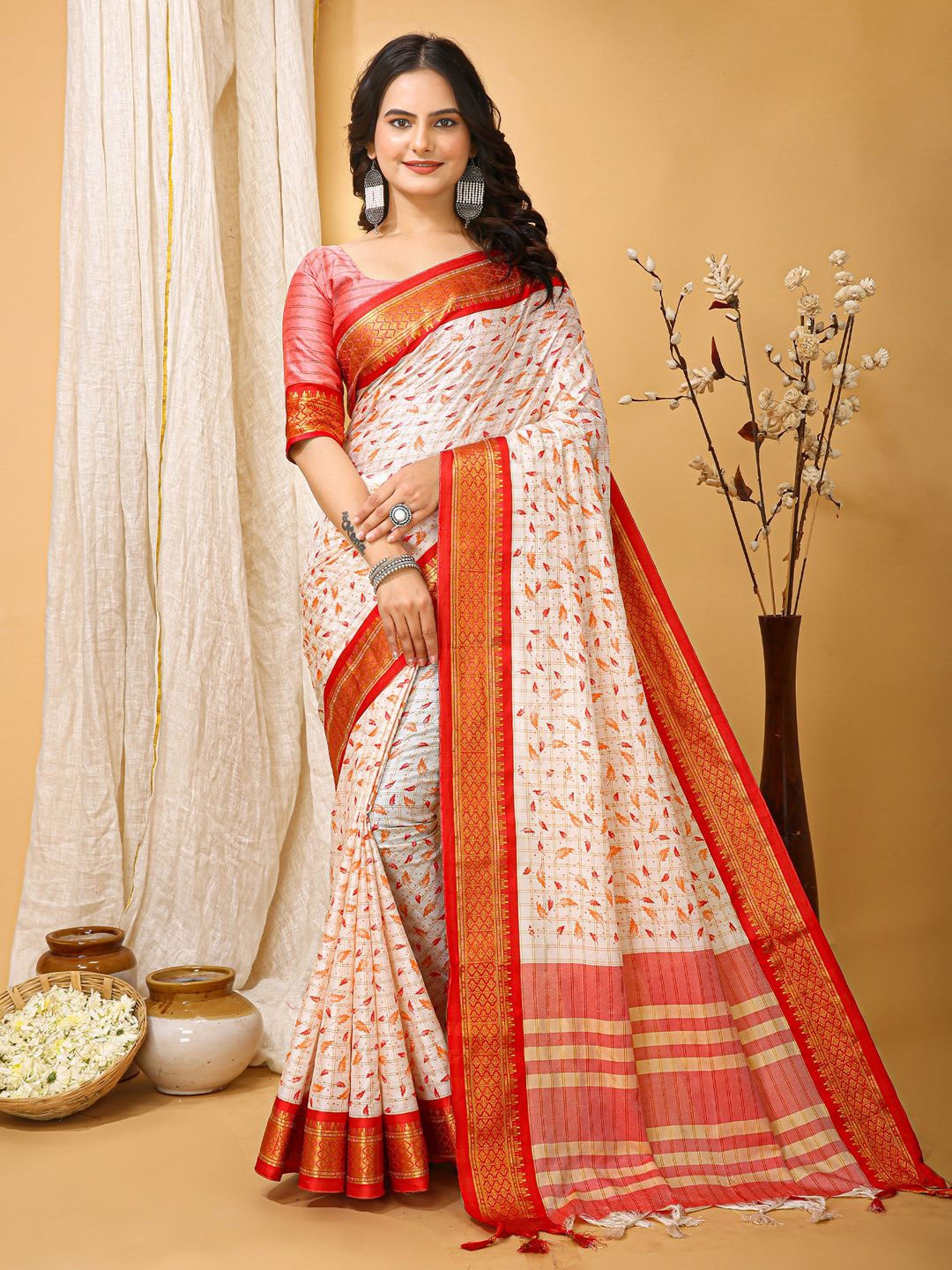 

KALINI Ethnic Motifs Zari Sungudi Saree, Off white