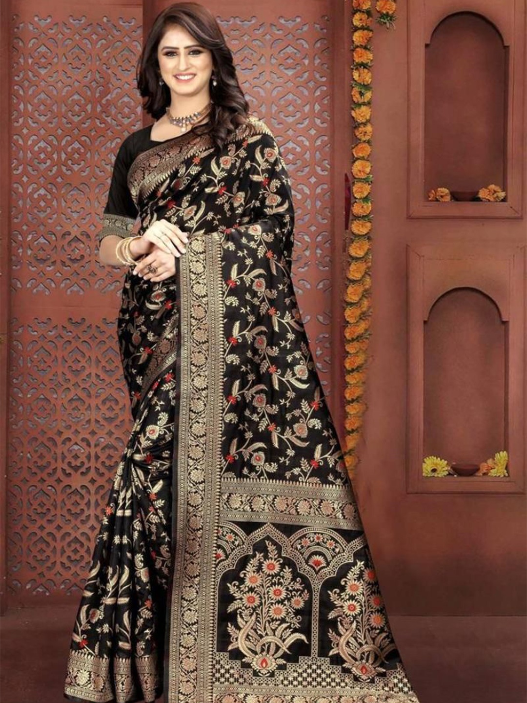 

F FASHION Woven Design Floral Zari Banarasi Saree, Black