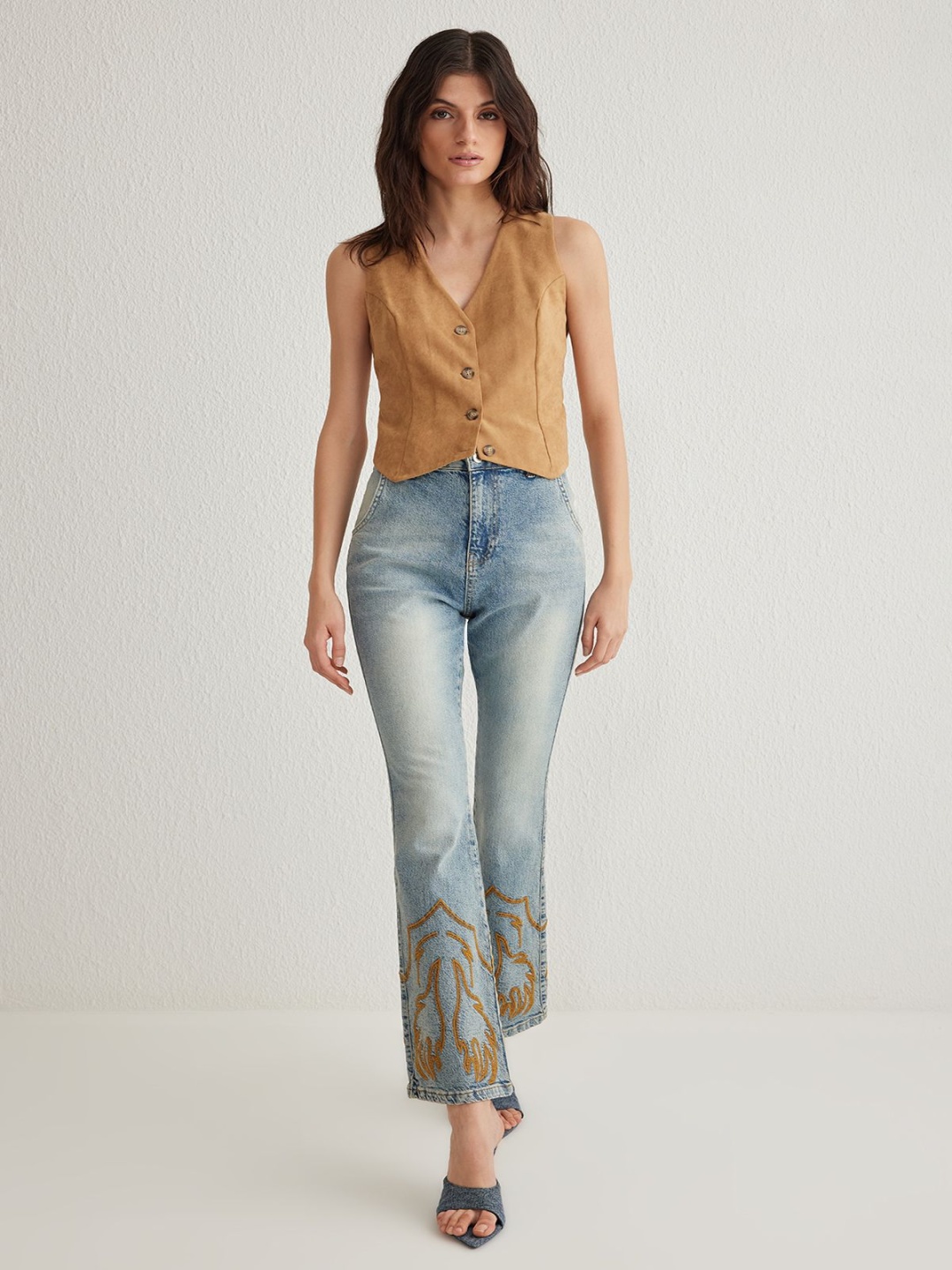 

Trendyol Women Embroidered Heavy Fade Bootcut Jeans, Blue