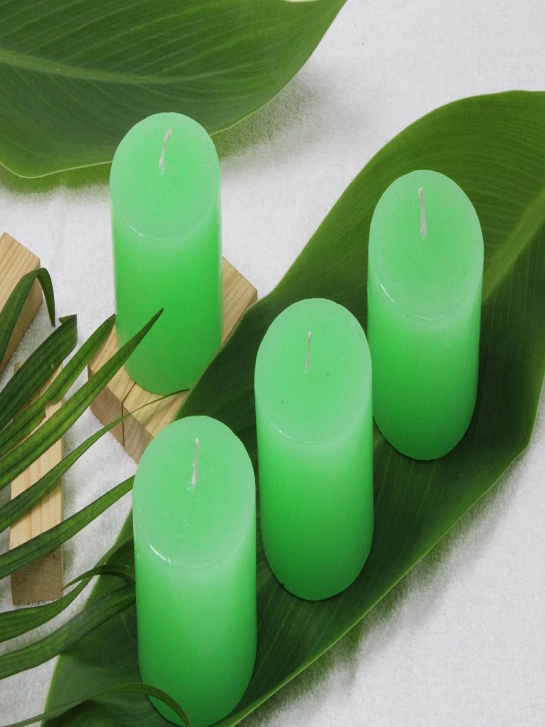 

atorakushon Green-Coloured 4 pieces Scented Pillar Candle