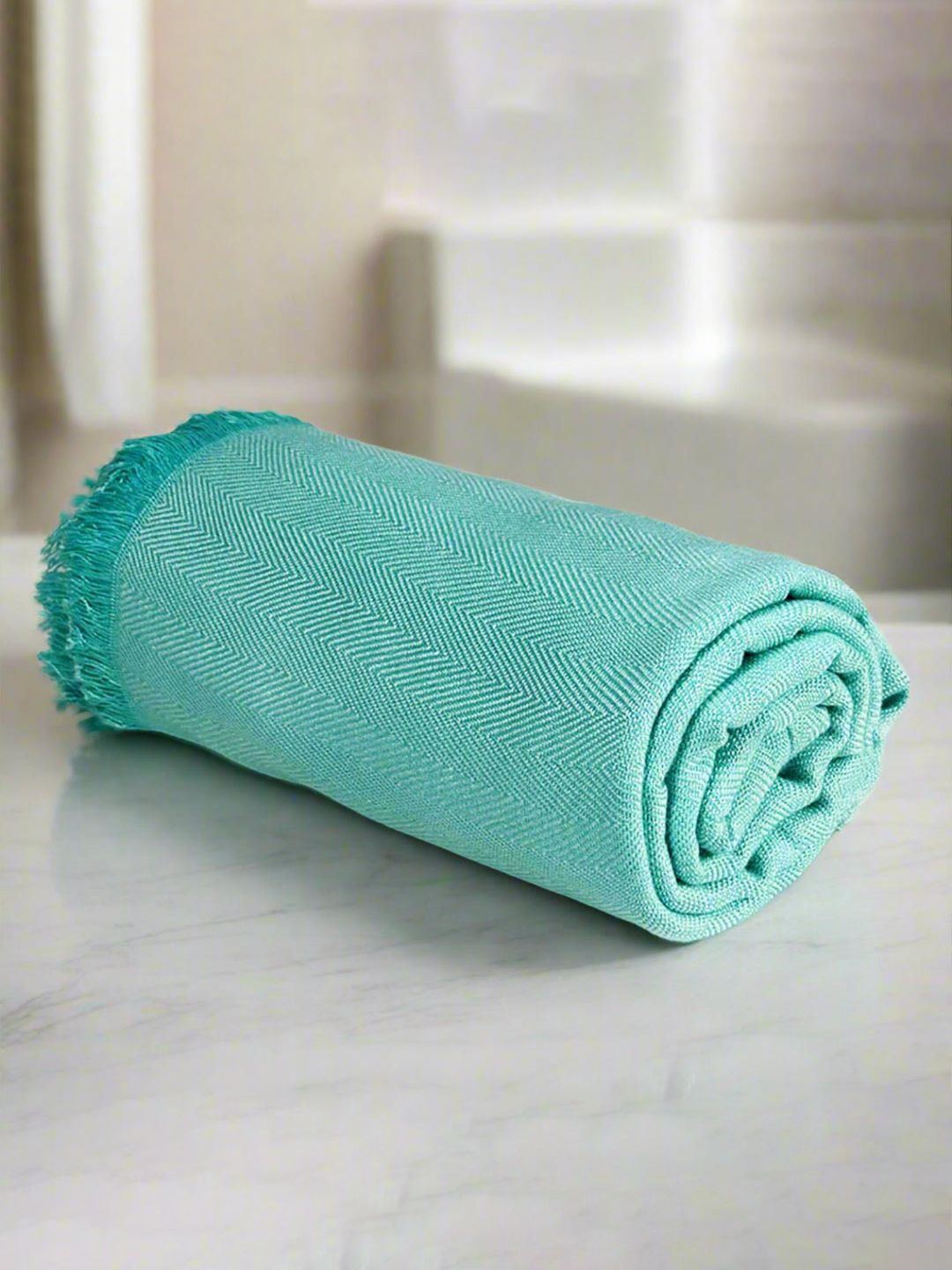 

Heelium Teal and White Striped Printed Bamboo 250 GSM Bath Towel