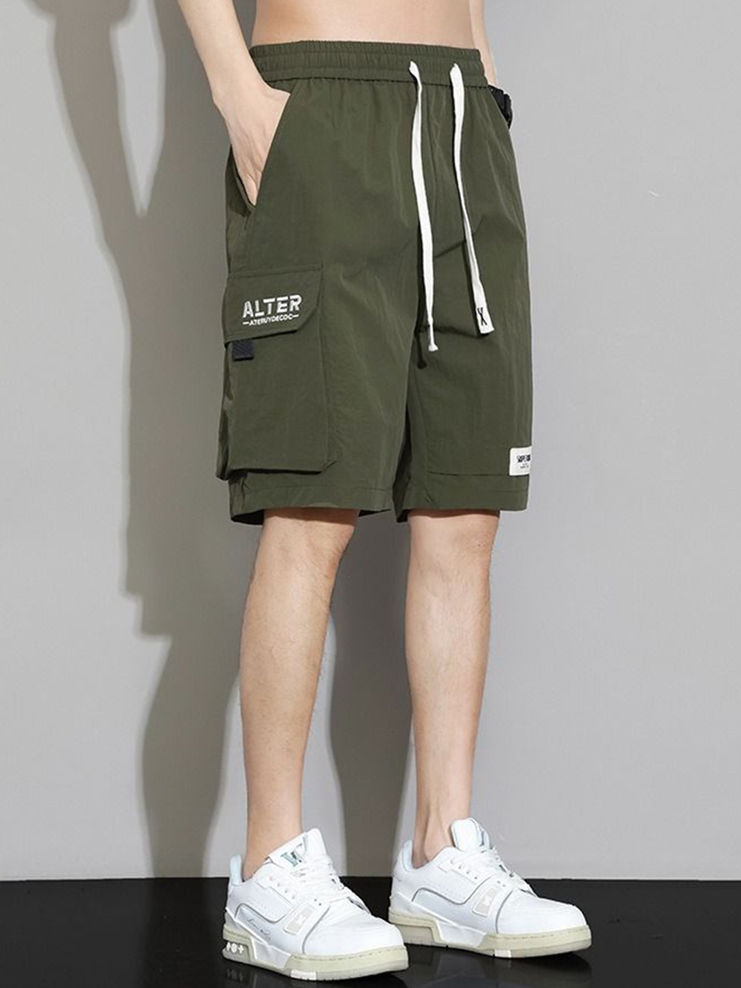 

StyleCast Men Regular Fit Mid-Rise Cargo Shorts, Green