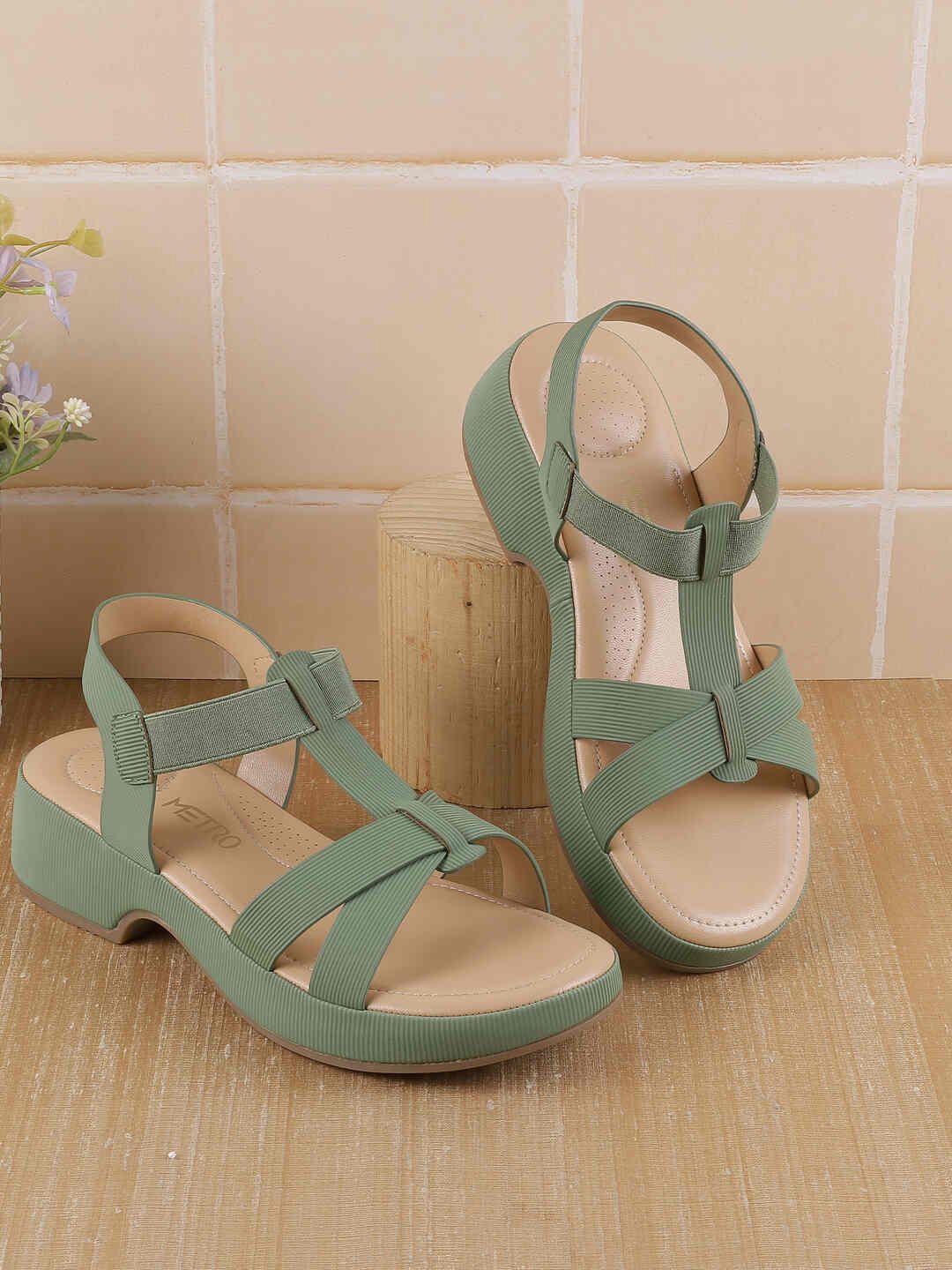 

Metro Women Textured Open Toe Flats, Green