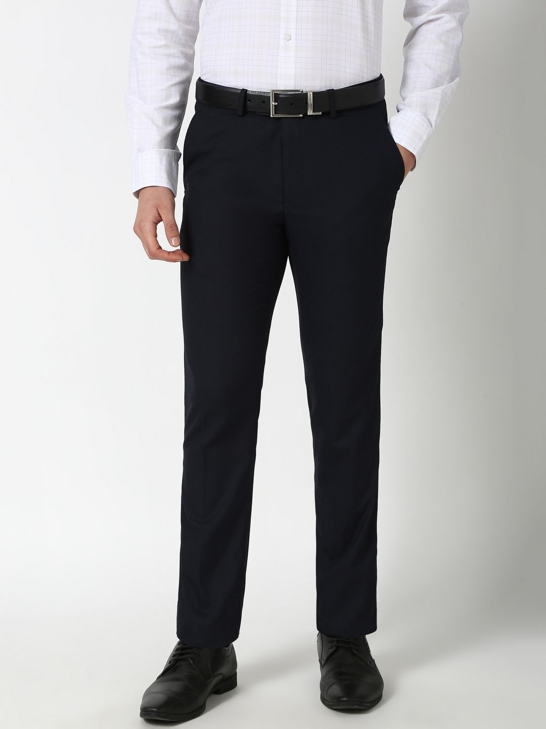 

Peter England Men Checked Slim Fit Trousers, Black