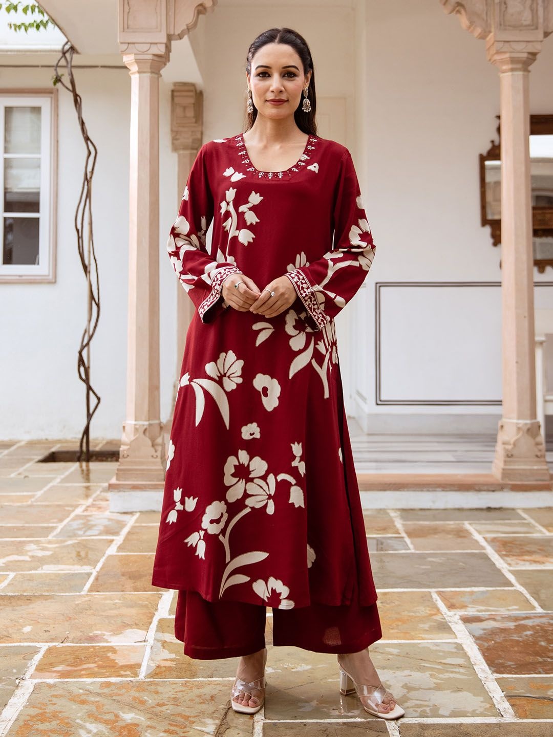 

Ishin Floral Printed Round Neck Straight Kurta With Palazzos, Maroon