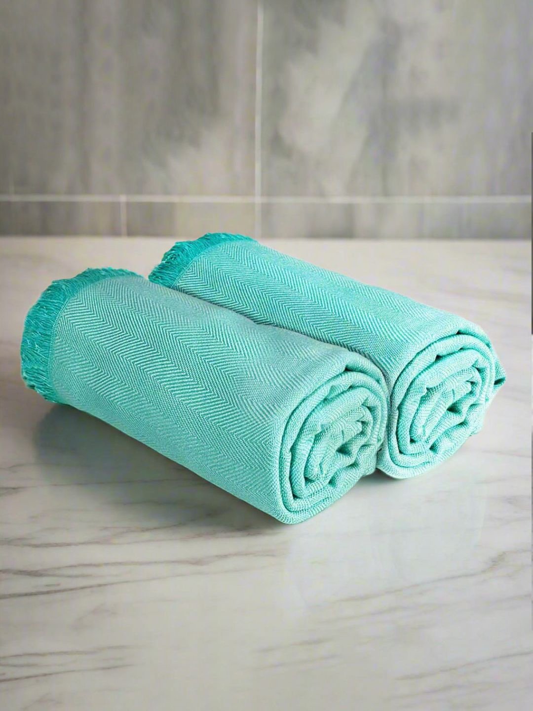 

Heelium Teal and White 2 Pieces Striped Bamboo 250 GSM Bath Towels