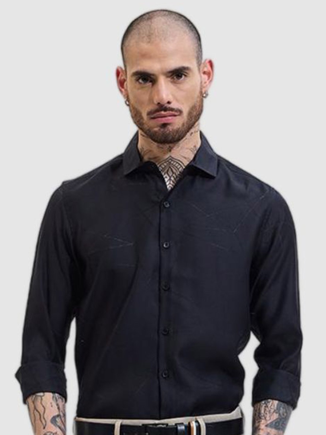 

Snitch Men Smart Slim Fit Spread Collar Geometric Printed Casual Shirt, Black