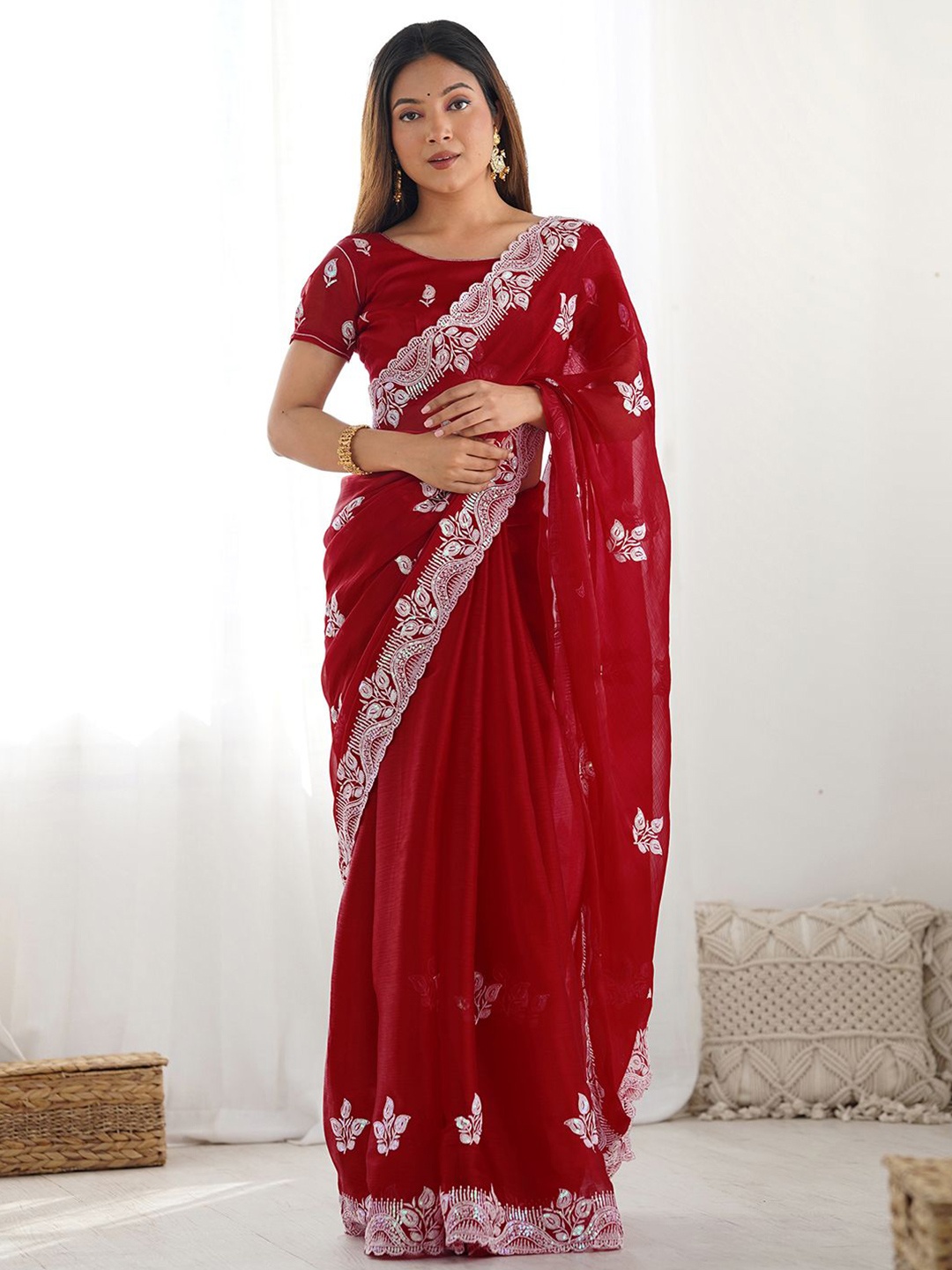 

Satrani Embellished Sequinned Pure Chiffon Saree, Red