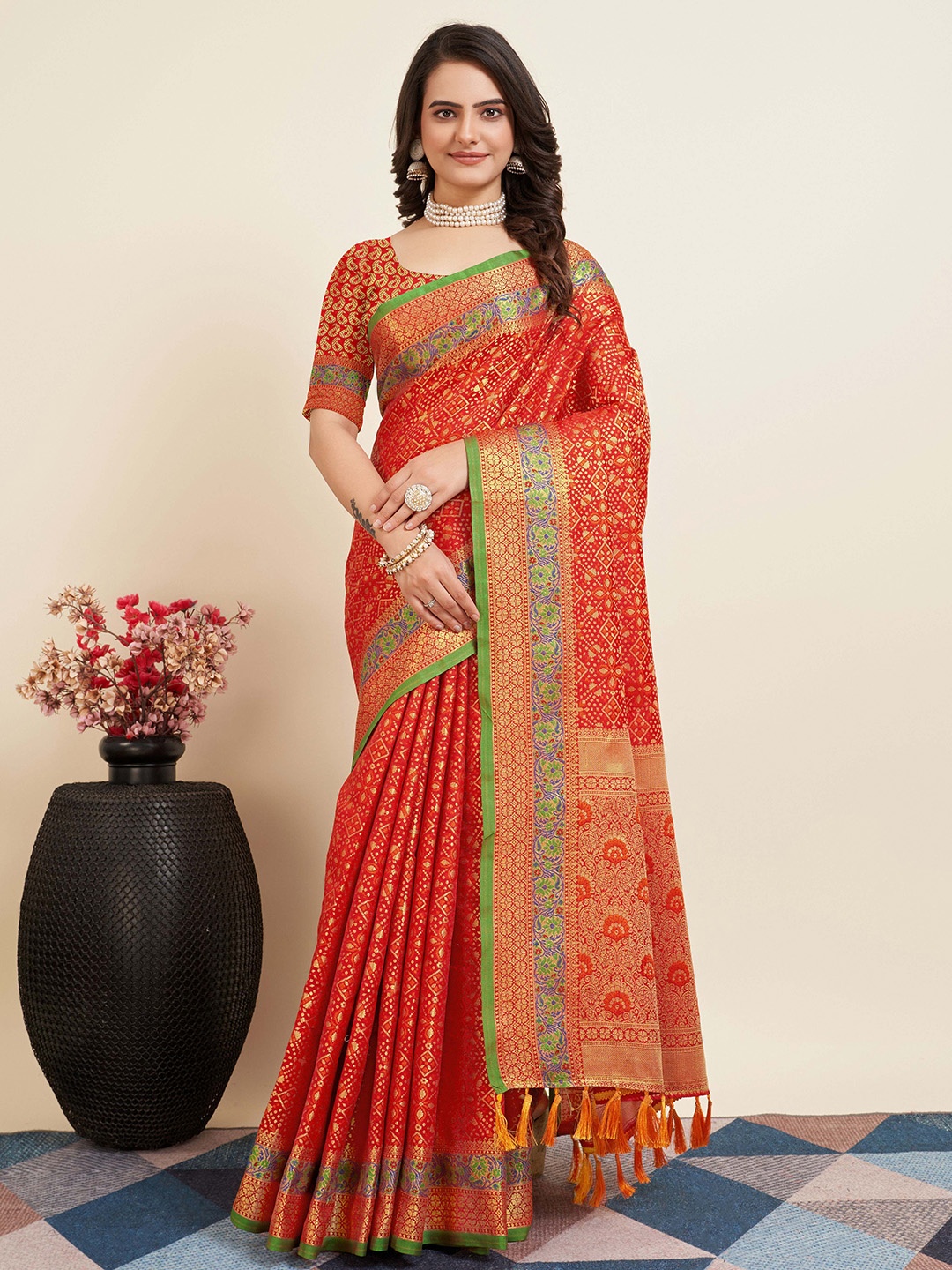 

KSM PRINTS Woven Design Saree, Red