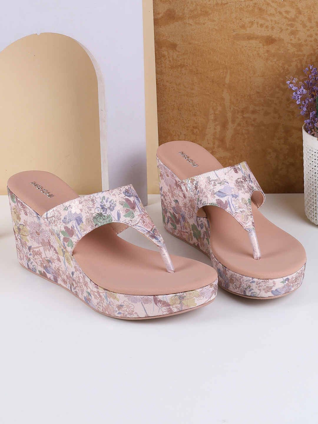 

Mochi Printed Wedge Sandals, Peach