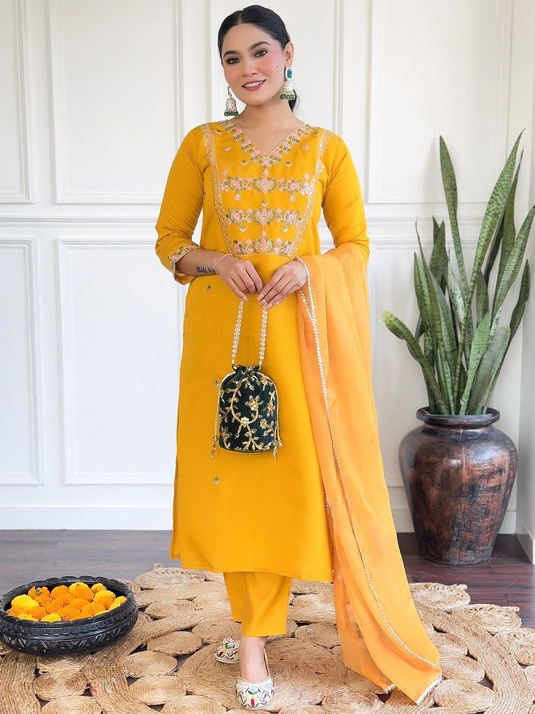 

KAUTIK FABRICS Floral Embroidered Chanderi Silk Straight Kurta With Trousers And Dupatta, Yellow