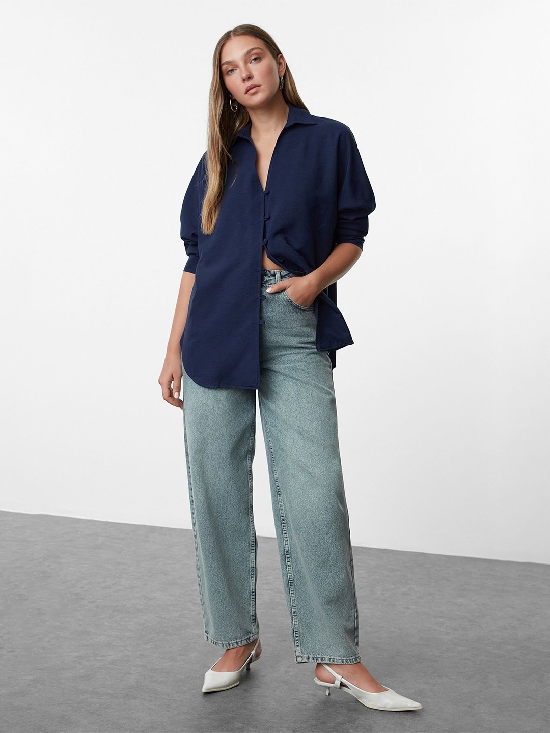 

Trendyol Women Oversized Fit Spread Collar Solid Casual Shirt, Navy blue