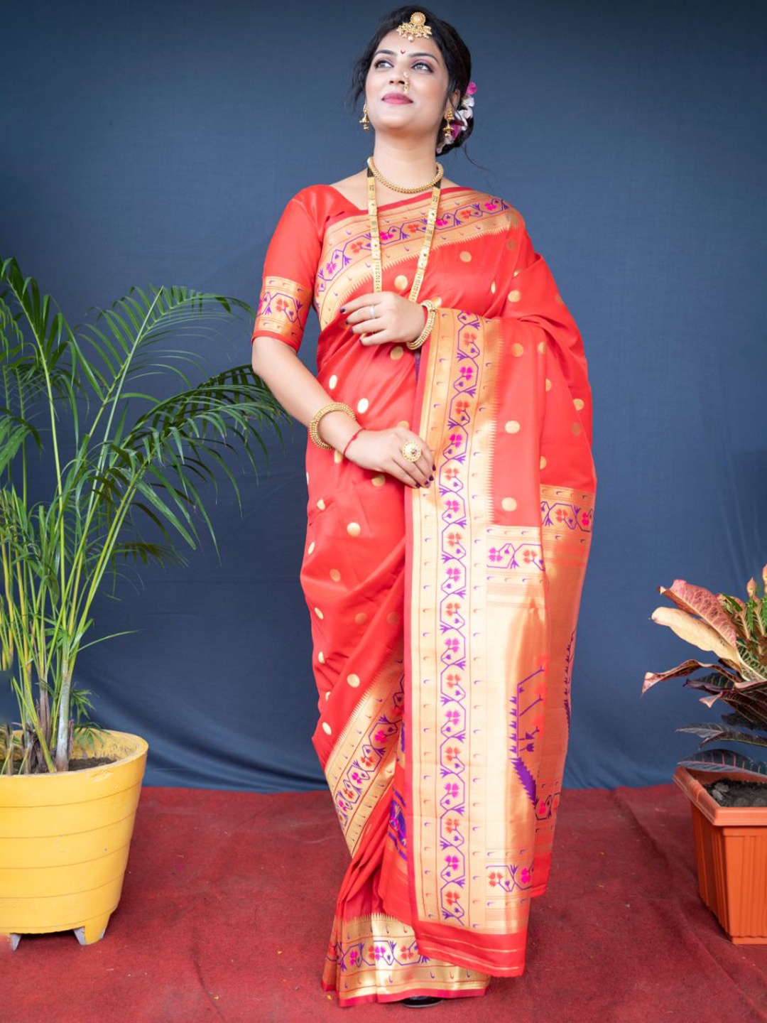 

amirat Woven Design Zari Pure Silk Paithani Saree, Red