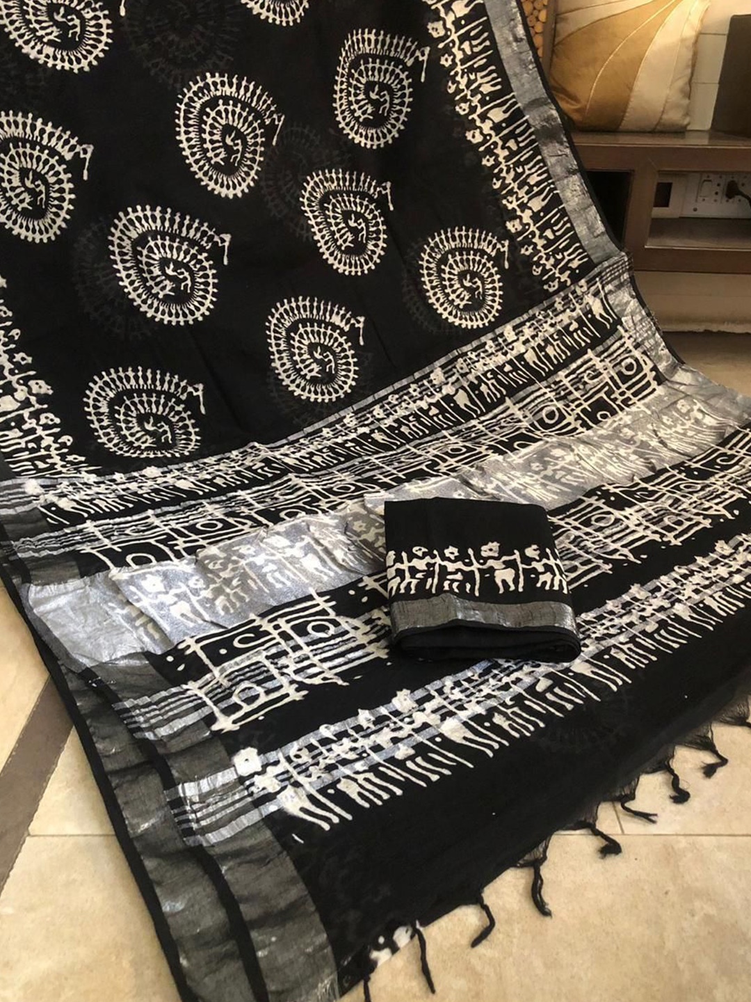 

VIJAYA VALLABH Ethnic Motifs Printed Zari Banarasi Saree, Black