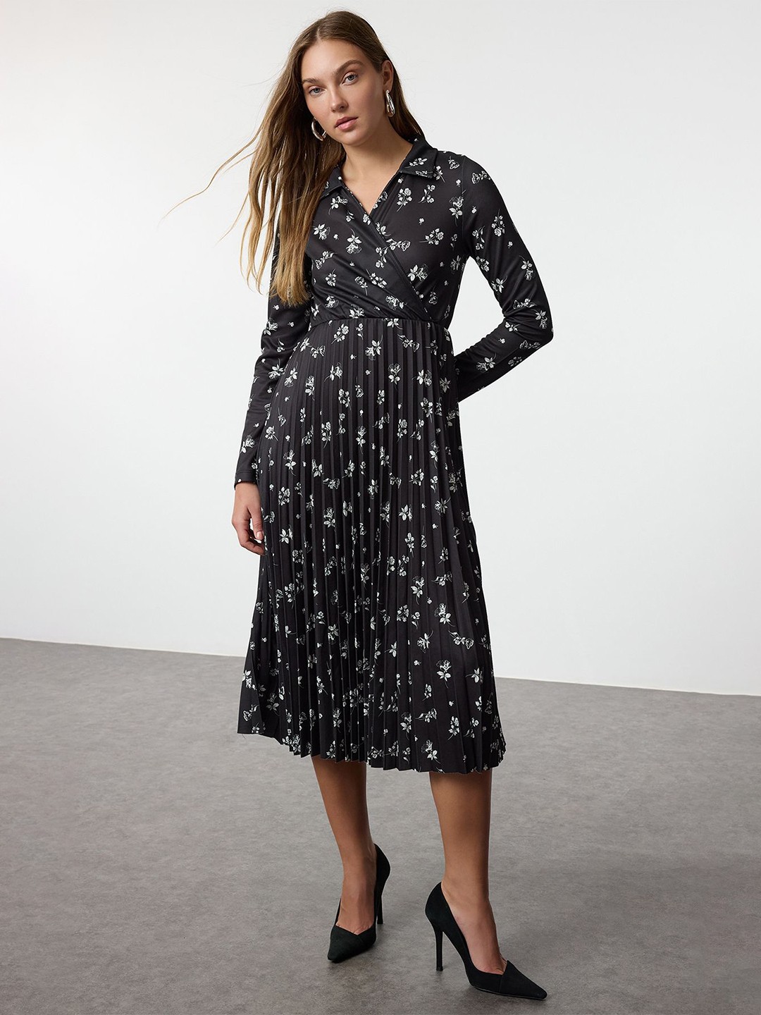 

Trendyol ok Renkli Floral Print Fit & Flare Midi Dress, Black
