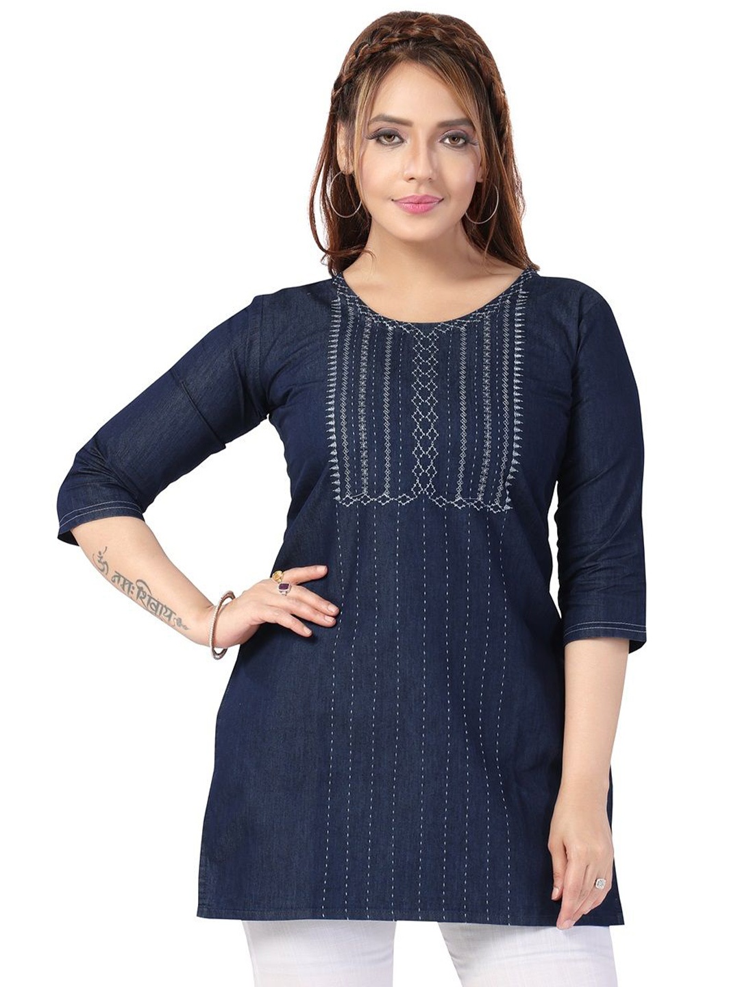 

DREAM & DZIRE Women Embroidered Pure Cotton Kurti, Blue