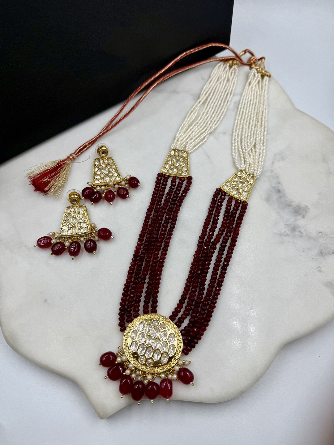 

JOVI'S JEWELS Kundan-Studded & Pearls Beaded Layered Jewellery Set, Gold