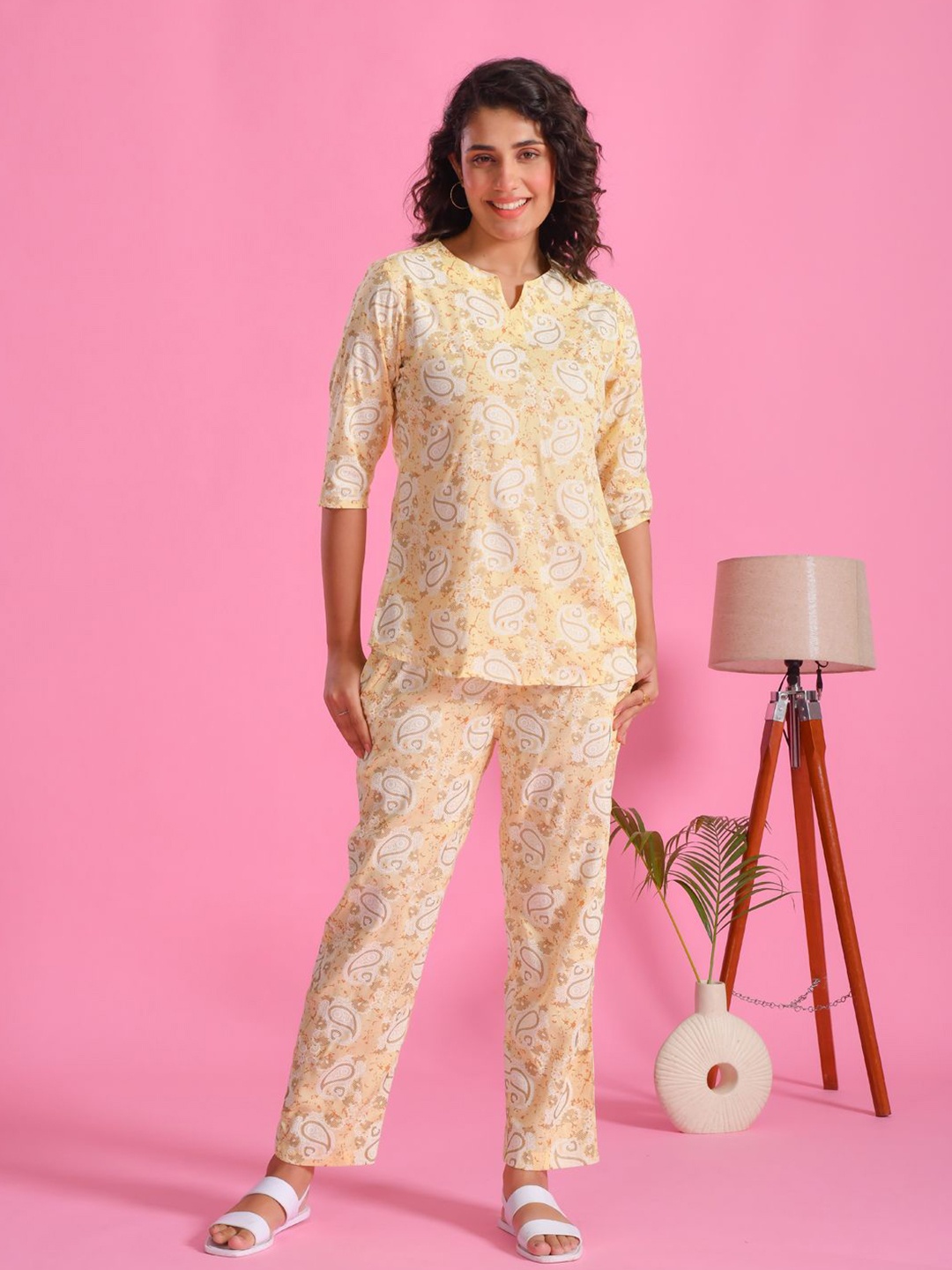 

SANSKRUTIHOMES Women Printed Pure Cotton Night suit, Yellow