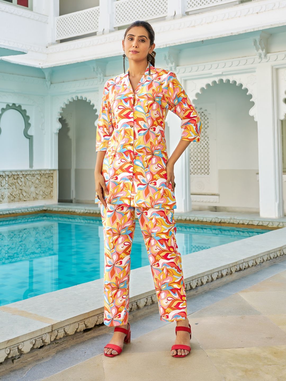 

Moda Rapido Floral Printed Notched Lapel Collar Shirt With Trouser, Gold