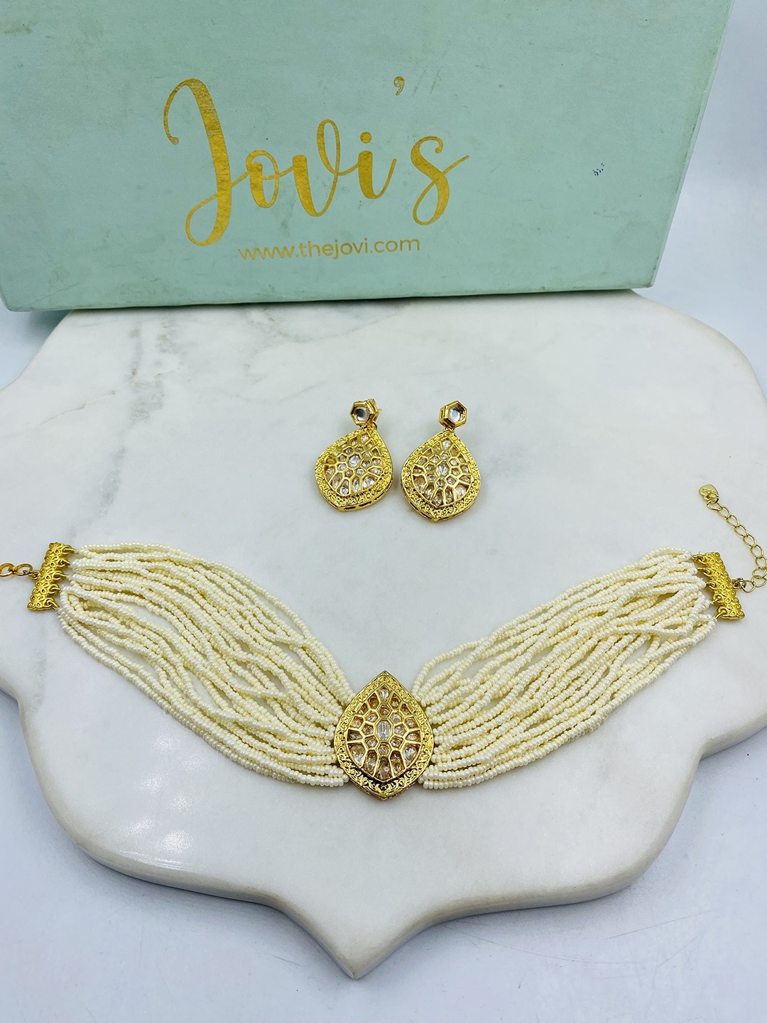 

JOVI'S JEWELS Gold-Plated Kundan Stone Studded & Pearls Beaded Jewellery Set, White