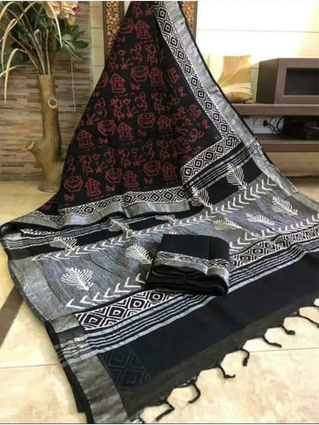 

VIJAYA VALLABH Ethnic Motifs Zari Banarasi Saree, Black