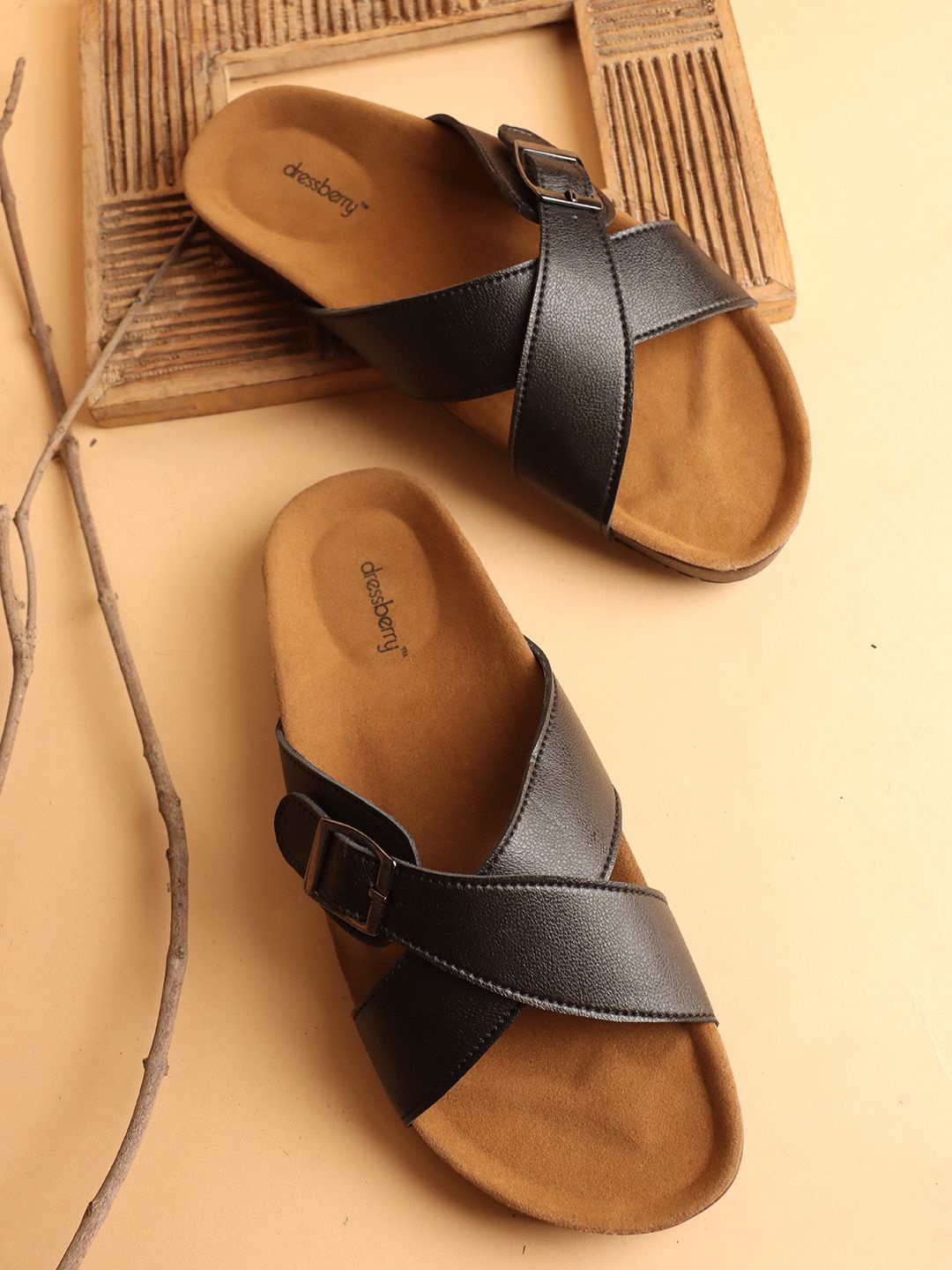 

DressBerry Women Open Toe Flats with Buckles, Black
