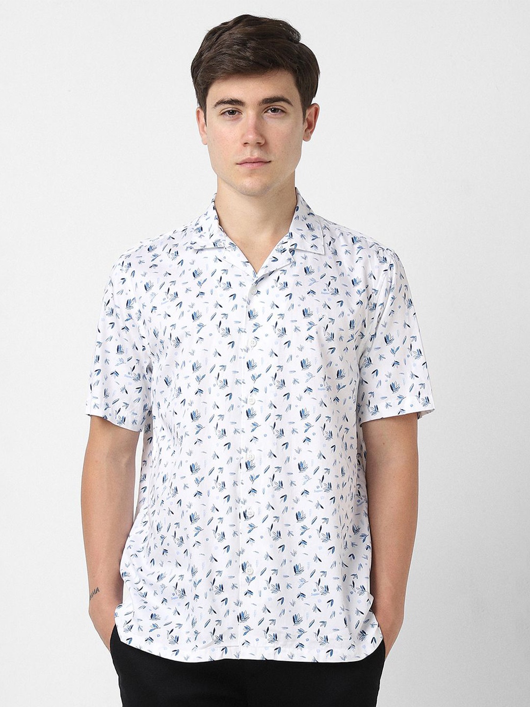 

Peter England Casuals Men Cuban Collar Floral Printed Cotton Shirt, White