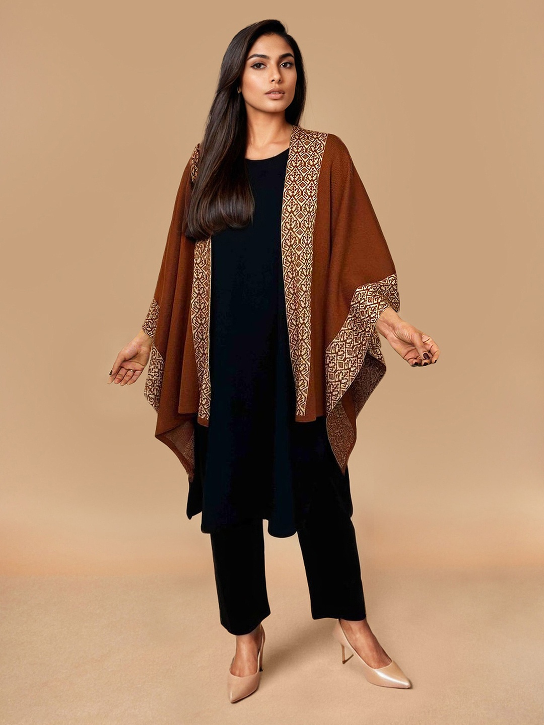 

trueBrowns Women Shrug, Brown
