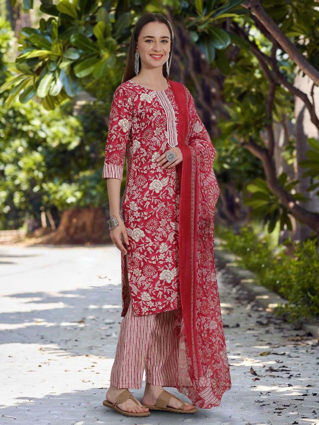 

Moda Rapido Floral Printed Round Neck Straight Kurta With Trouser And Dupatta, Red