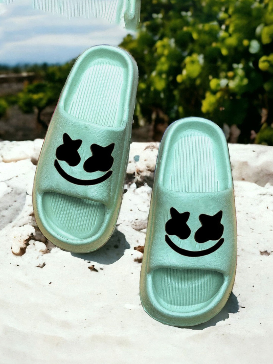 

KAPYANSH Women Printed Rubber Sliders, Green