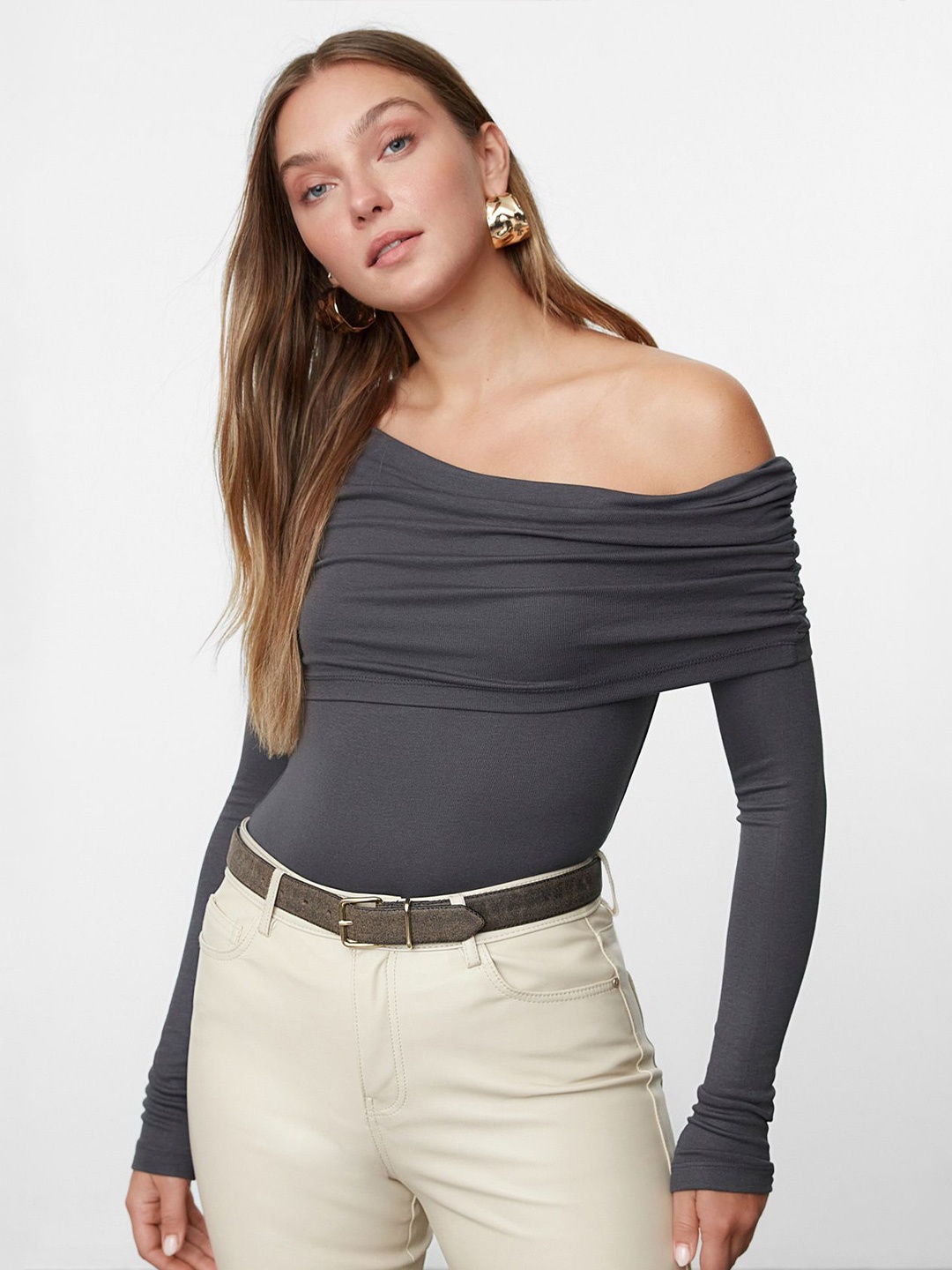 

Trendyol Off-Shoulder Bardot Top, Na