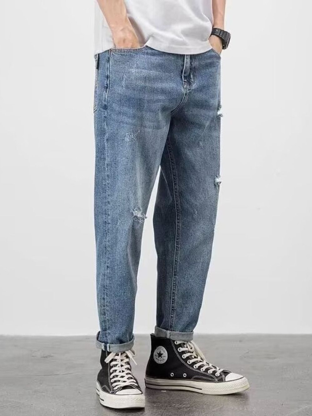 

StyleCast Men Low Distress Light Fade Jeans, Blue