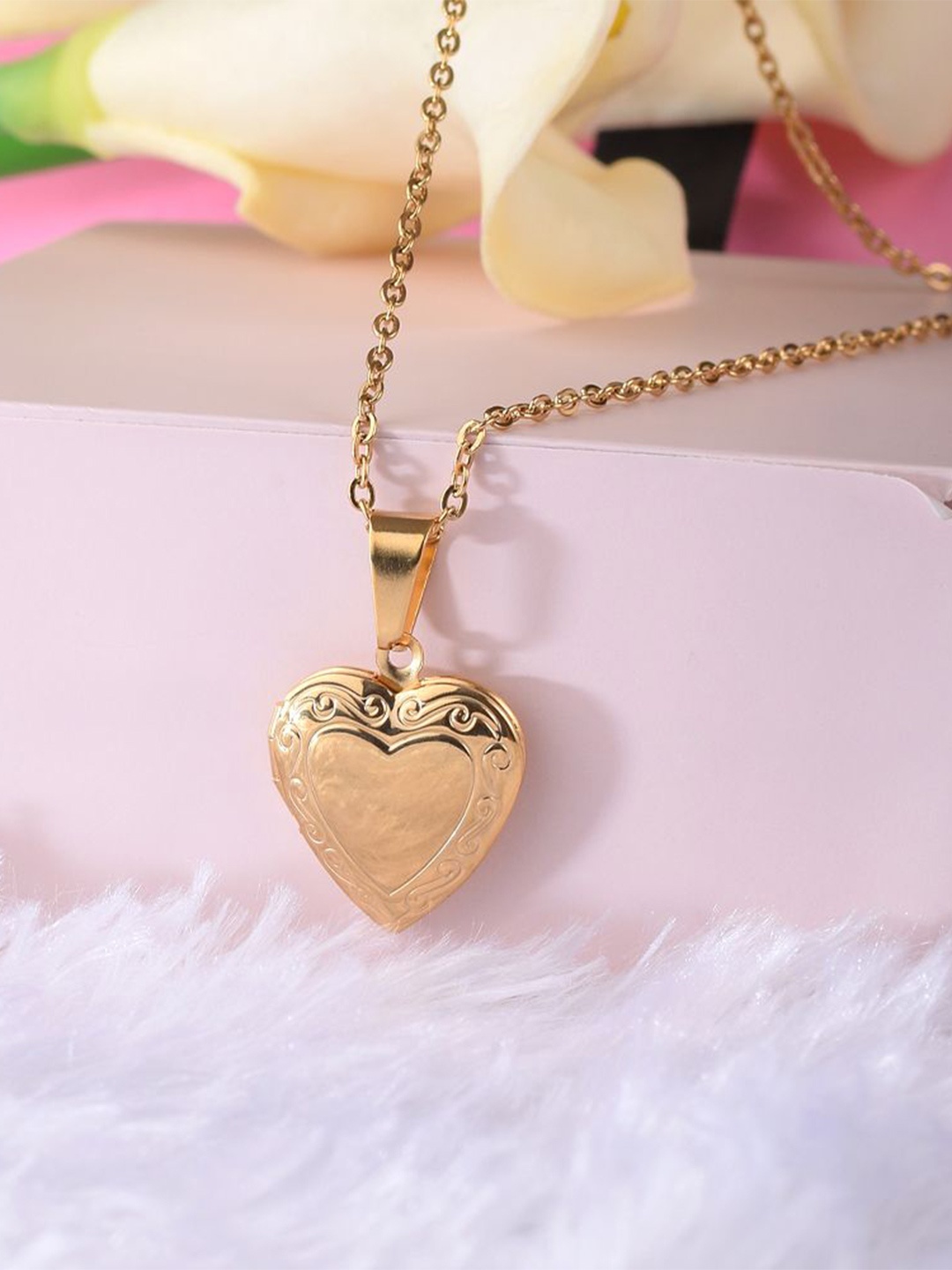 

PALMONAS 18K Gold-Plated Stainless Steel Heart Locket Shaped Pendant With Chain