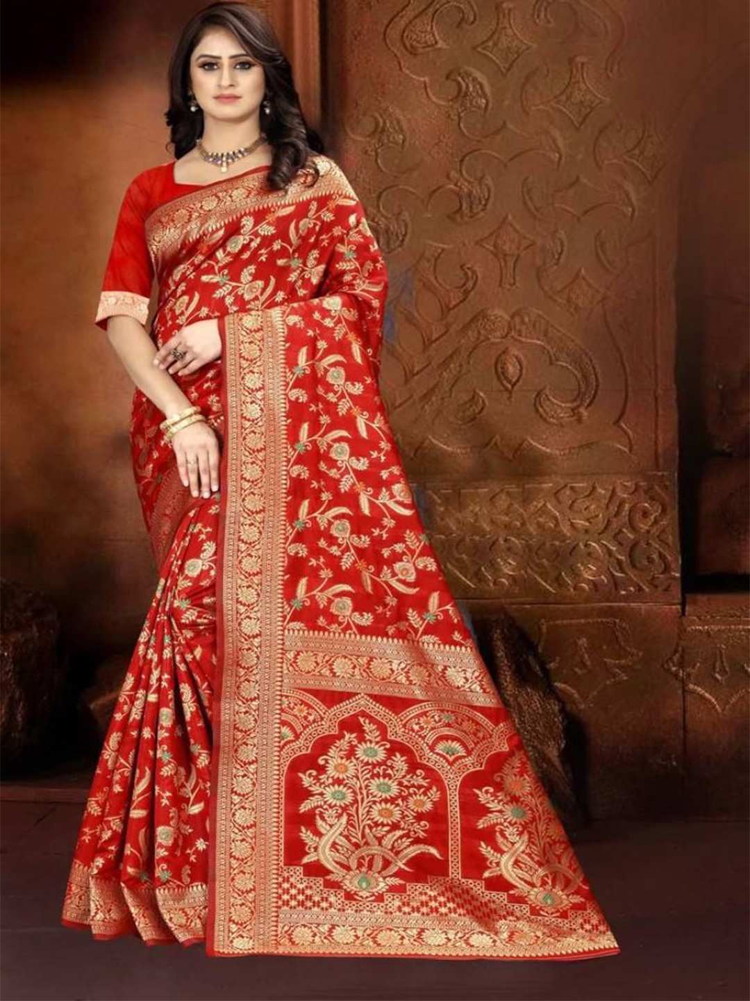 

F FASHION Floral Zari Silk Blend Banarasi Saree, Red