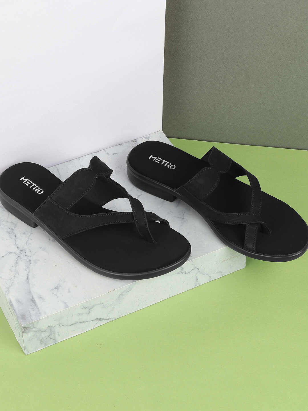 

Metro Women Leather Block Sandals, Black