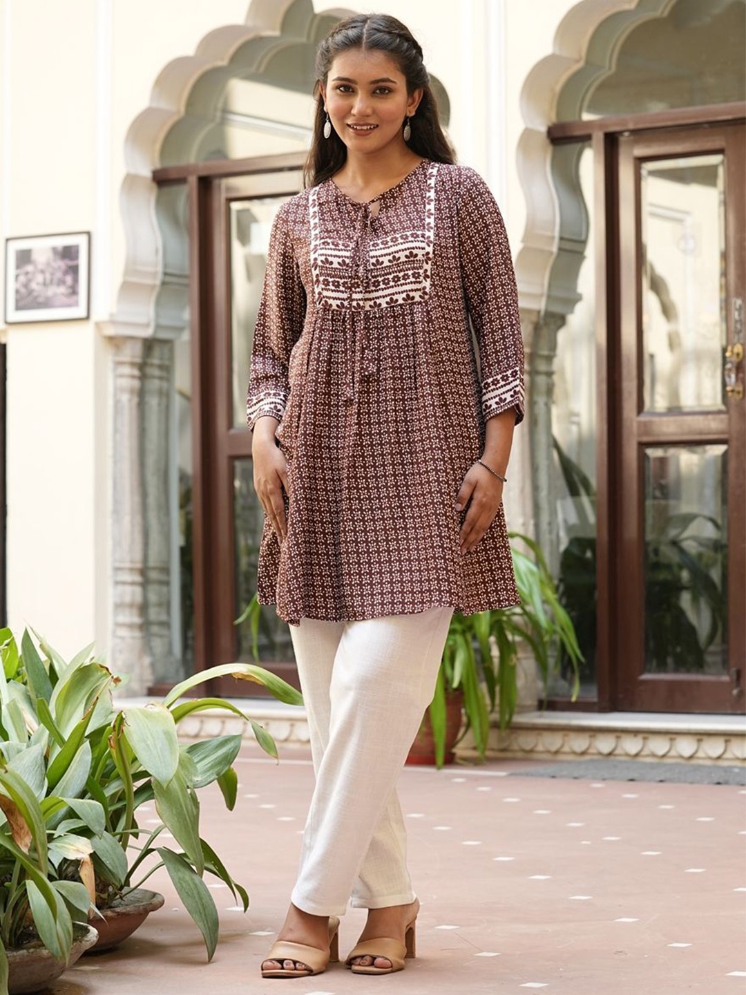 

YASH GALLERY Women Floral Printed Kurti, Brown