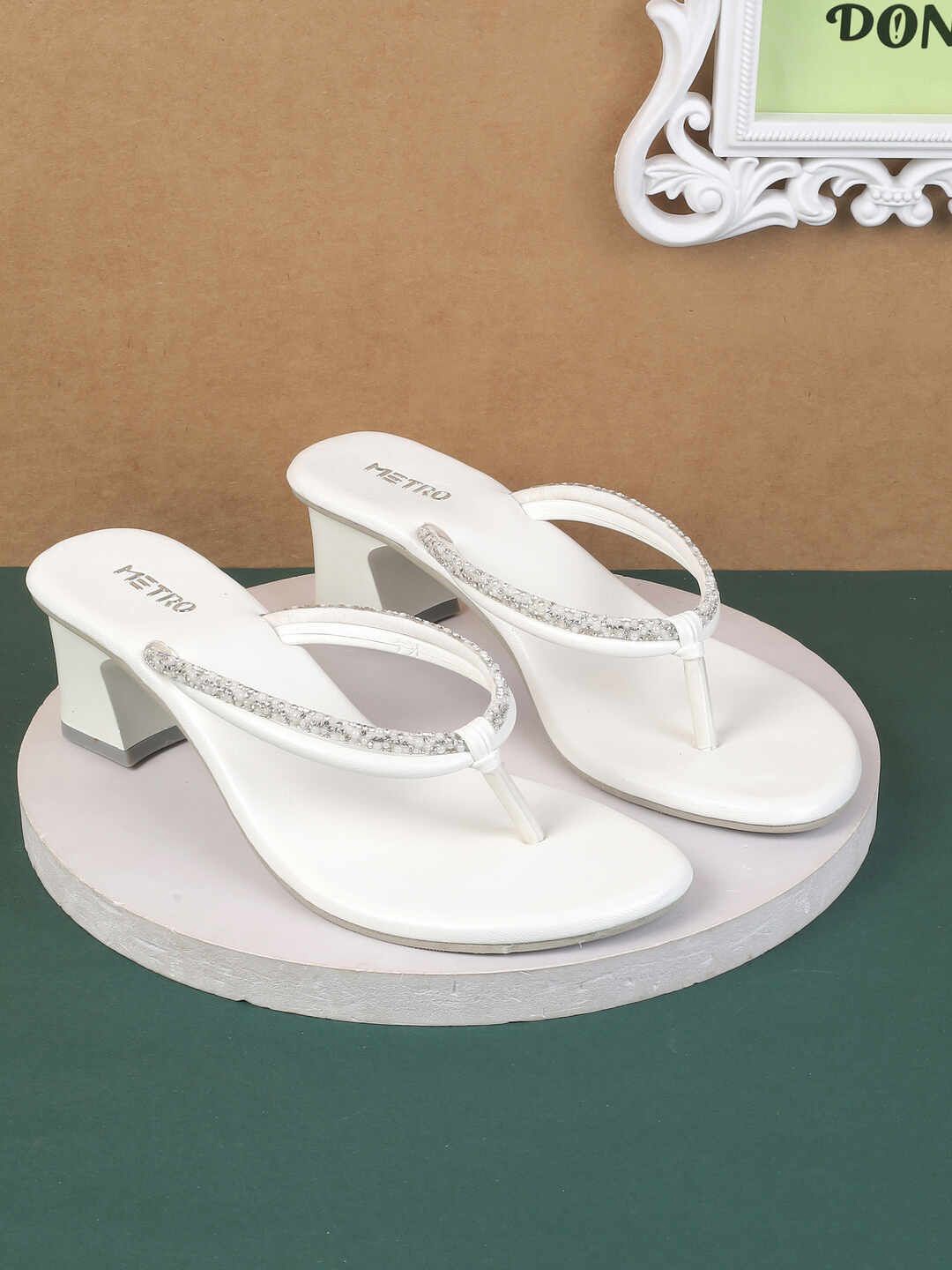 

Metro Women Comfort Sandals, White