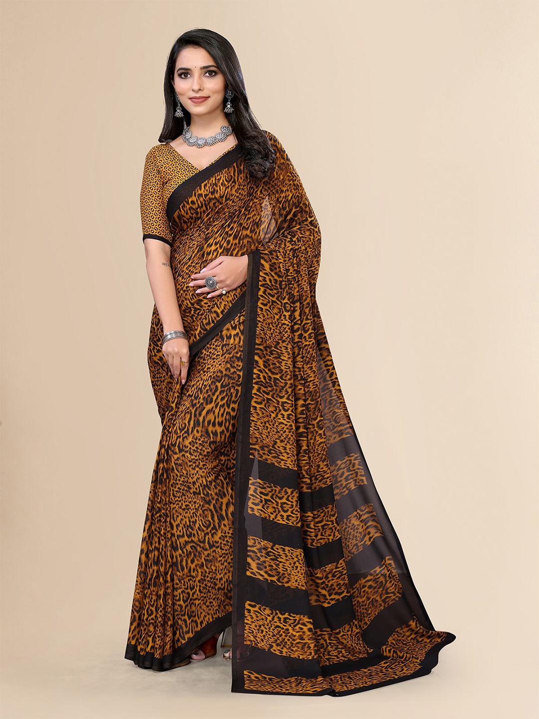 

Moda Rapido Abstract Printed Saree, Yellow