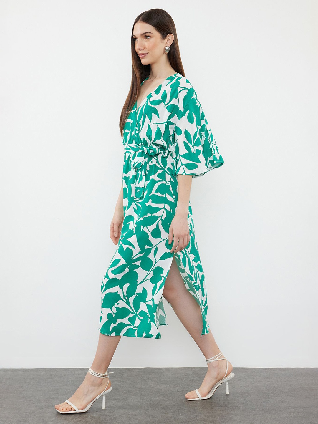 

Trendyol Women Tropical Printed Flared Sleeve A-Line Midi Dress, Na
