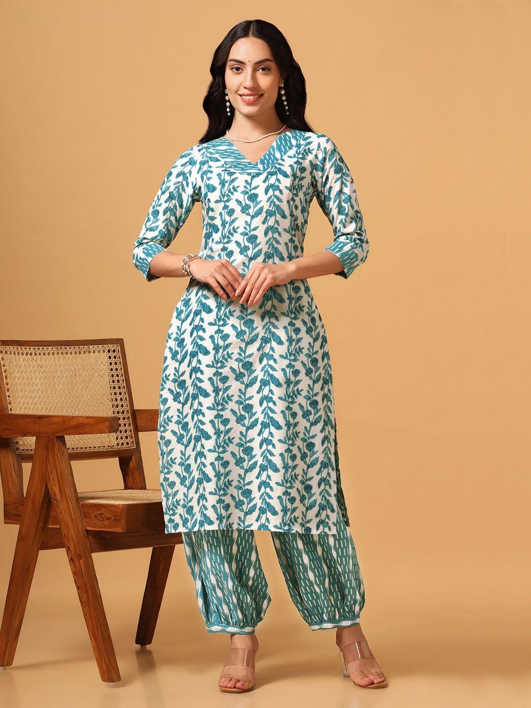 

Moda Rapido Floral Printed V-Neck Straight Kurta With Trouser, Blue