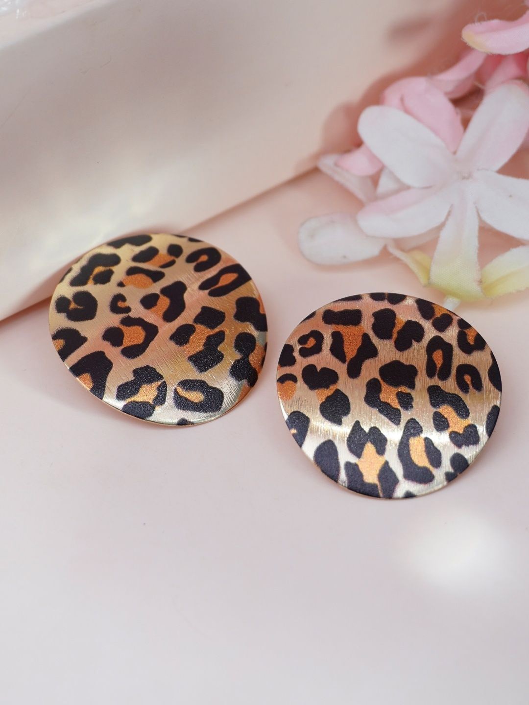 

Niscka Gold-Plated Circular Shaped Studs