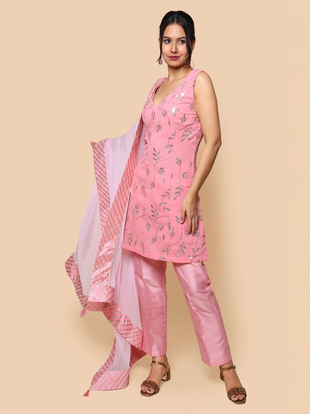 

KELLPAR Women Floral Embroidered Regular Kurti with Pyjamas & With Dupatta, Pink
