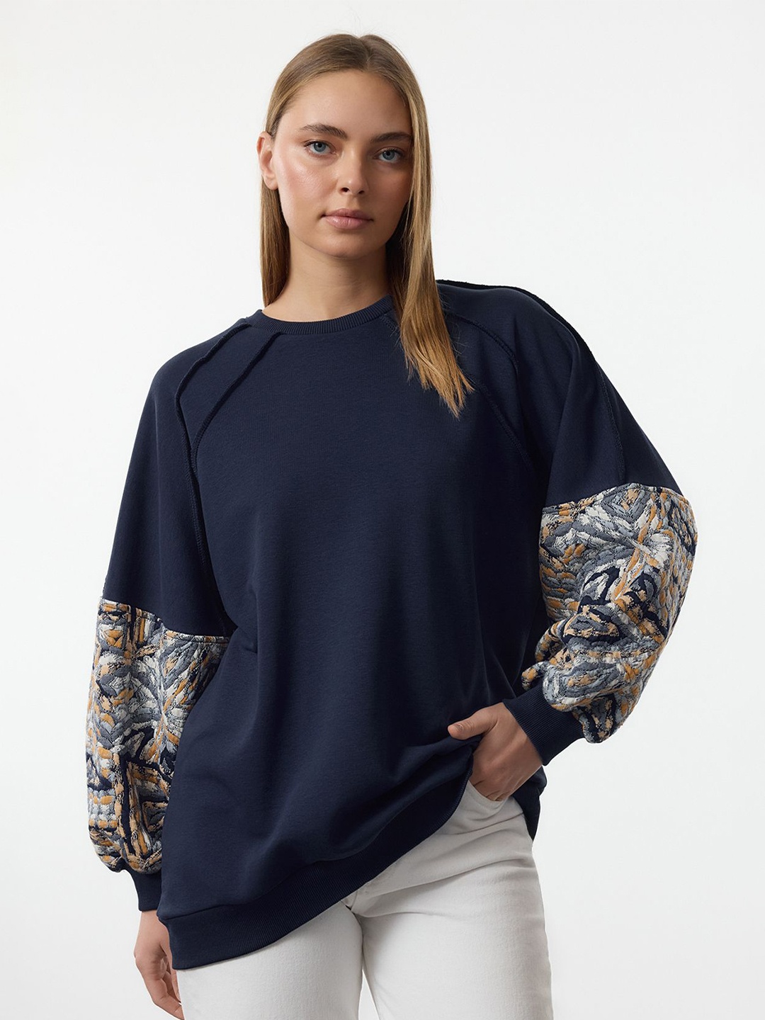 

Trendyol Colourblocked Round Neck Sweatshirt, Blue