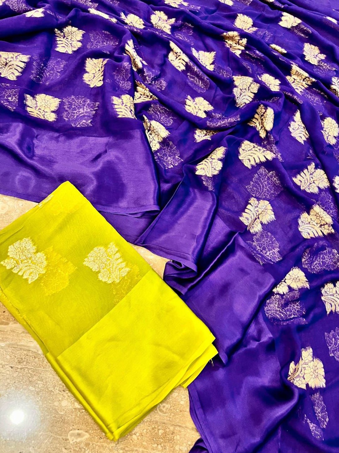 

PAYAL CREATION Ethnic Motifs Zari Pure Georgette Saree, Yellow