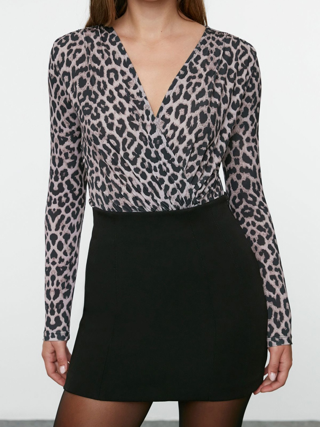 

Trendyol Printed V-Neck Long Sleeves Bodysuit, Black