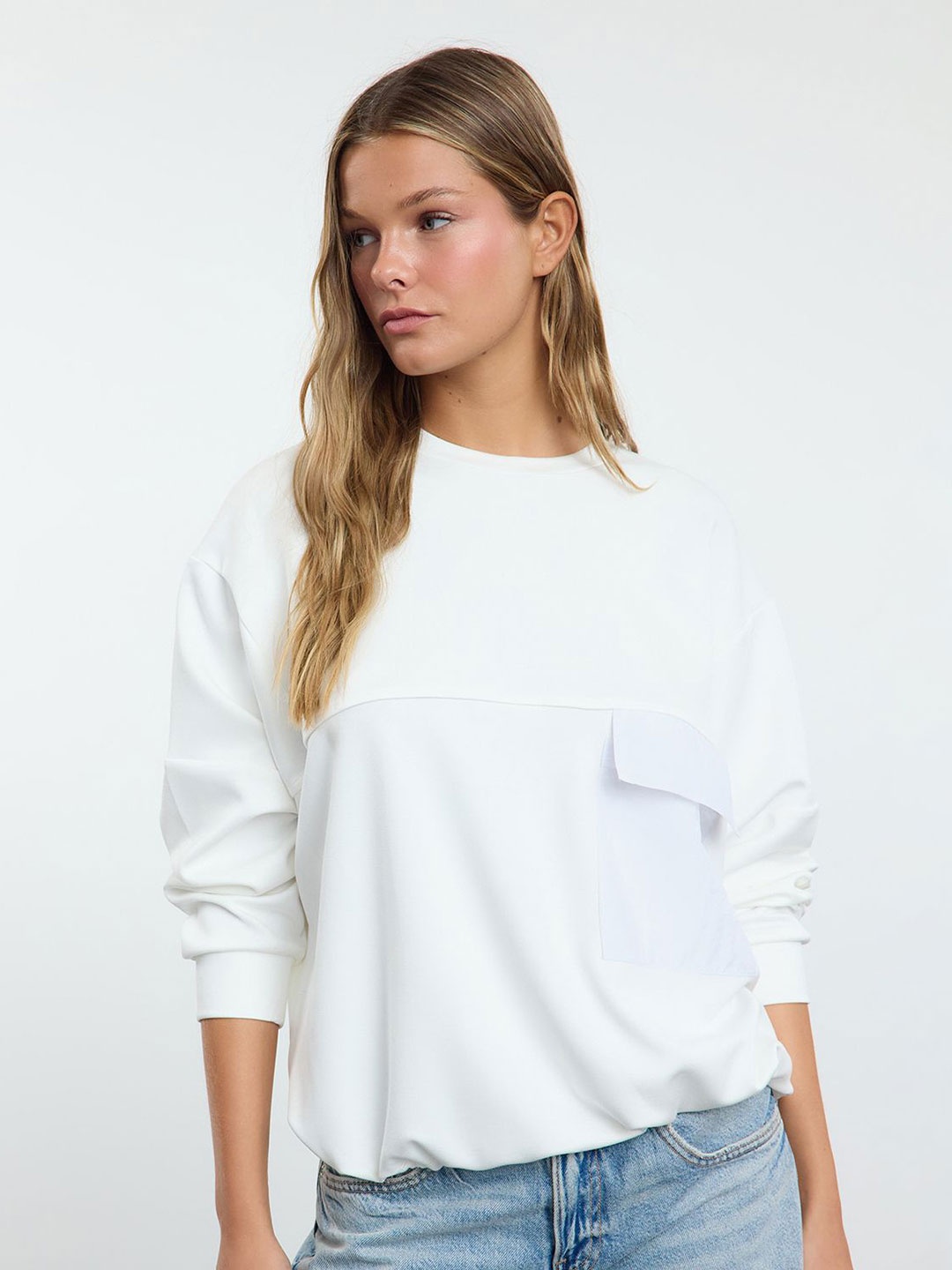 

Trendyol Women Long Sleeves Sweatshirt, White