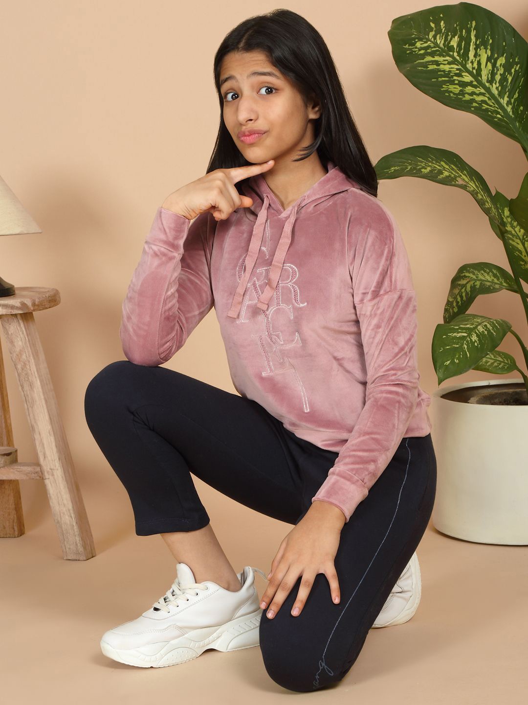 

Sweet Dreams Girls Typography Embellished Hooded Sweatshirt, Pink
