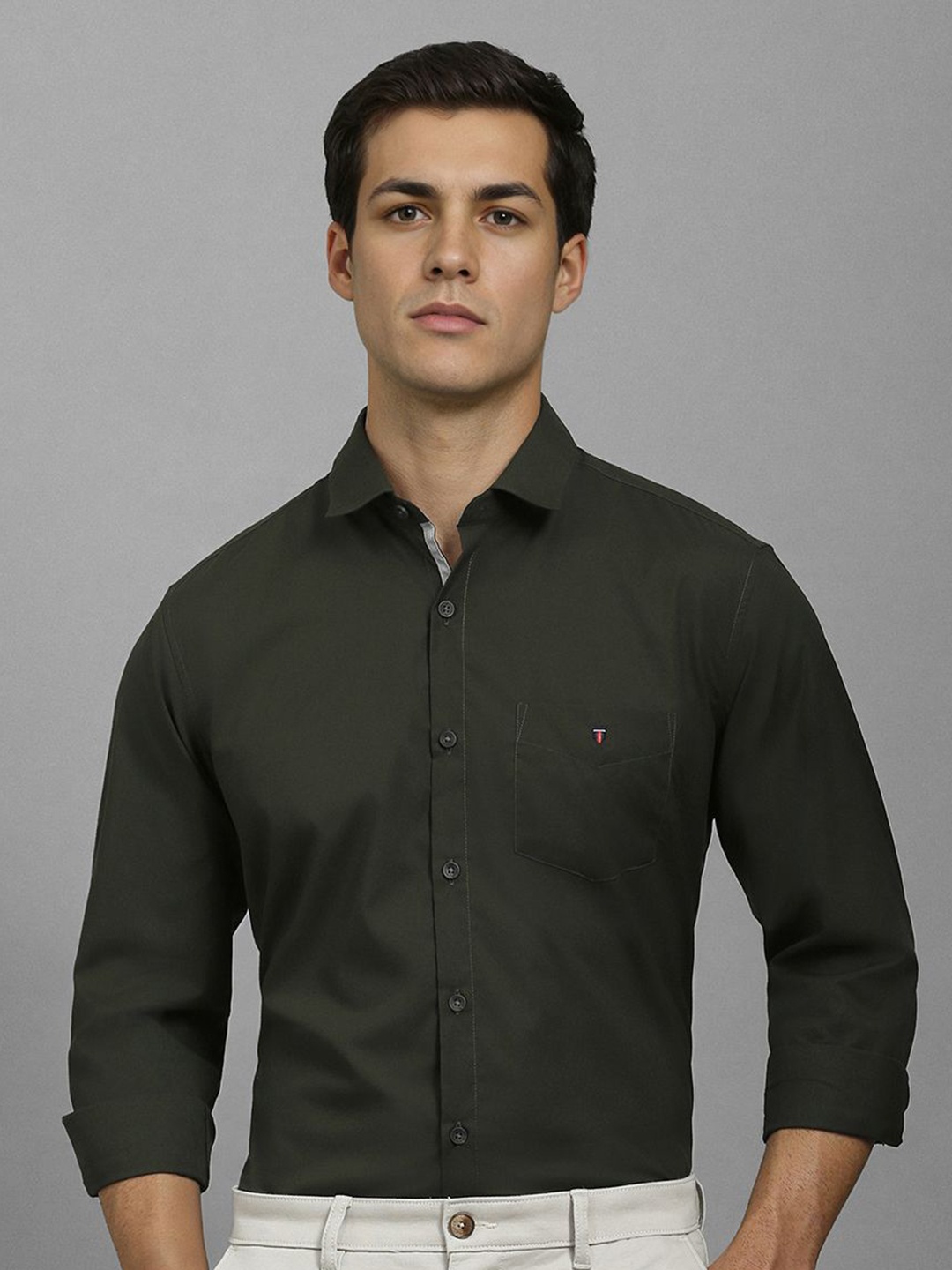 

Louis Philippe Sport Men Solid Pure Cotton Casual Shirt, Green