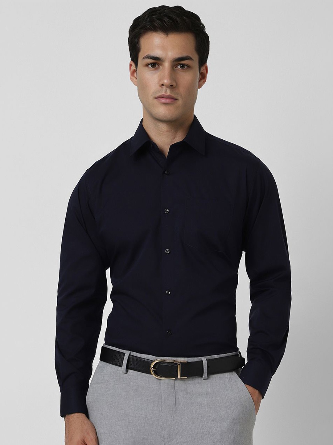 

Van Heusen Men Spread Collar Slim Fit Solid Pure Cotton Formal Shirt, Navy blue